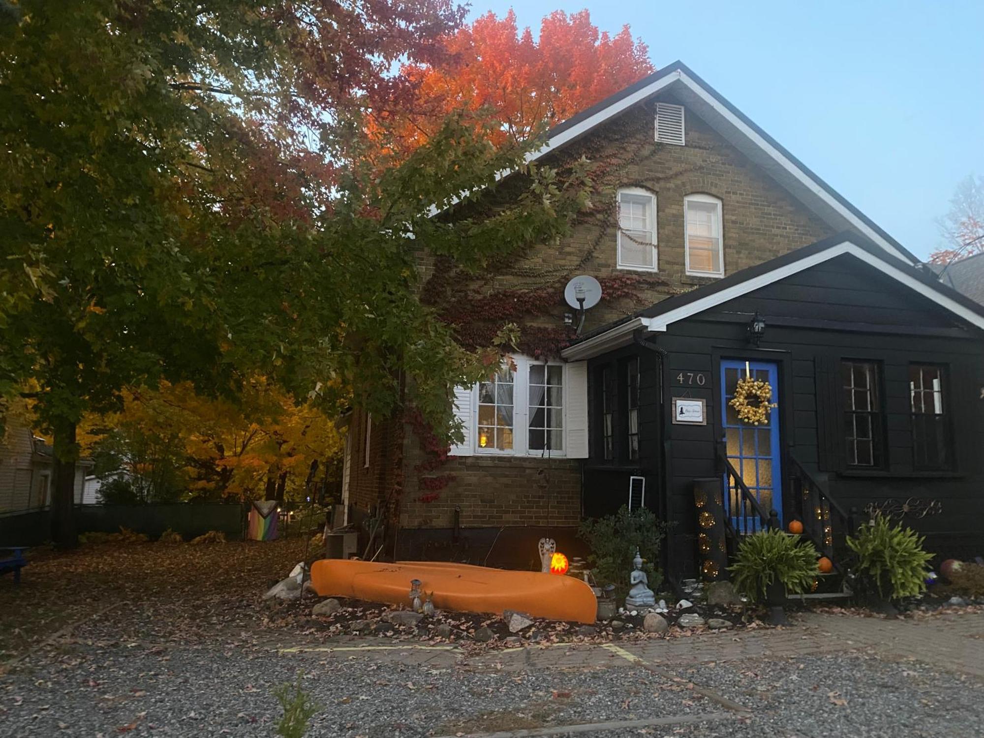 Blue Spruce Bed And Breakfast Muskoka Gravenhurst Exteriör bild